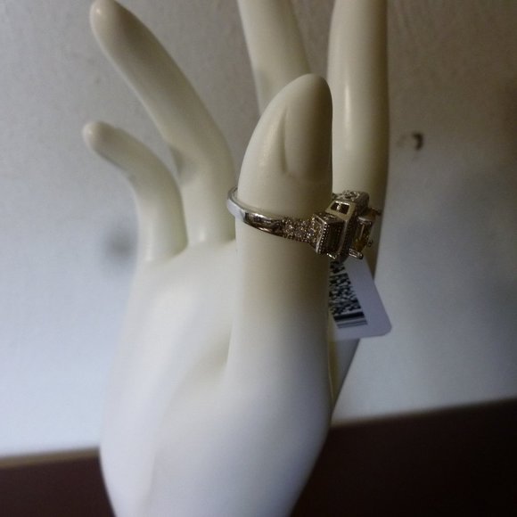 Bella Luce Sterling Silver Diamond Simulate Size 7 Ring NWT - Picture 2 of 11